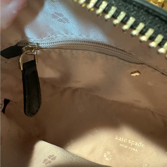 Kate Spade Black and White Daisy Print Bag with Cardholder Wallet - Picture 4 of 4